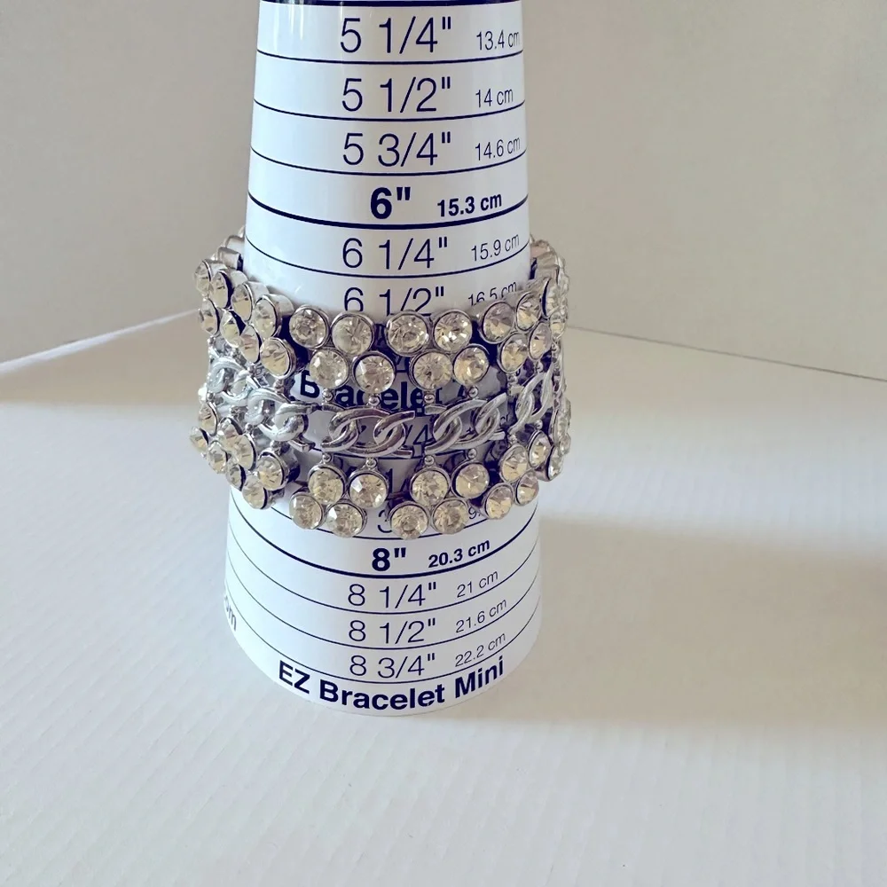 Silver tone chunky clear stone stretch bracelet